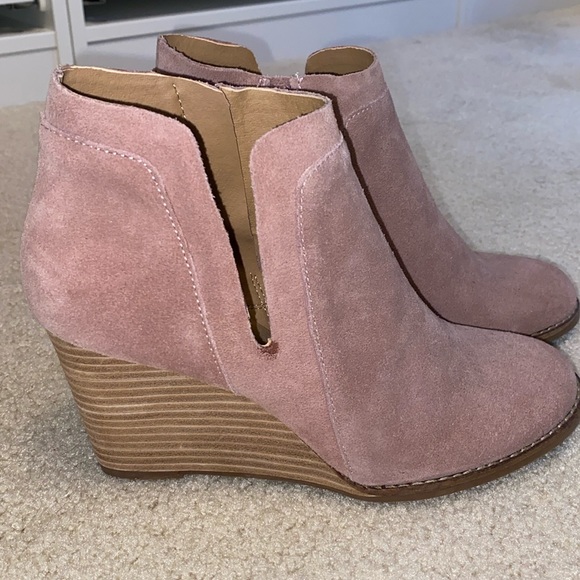 Lucky Brand Dusty Pink Booties - Picture 2 of 4